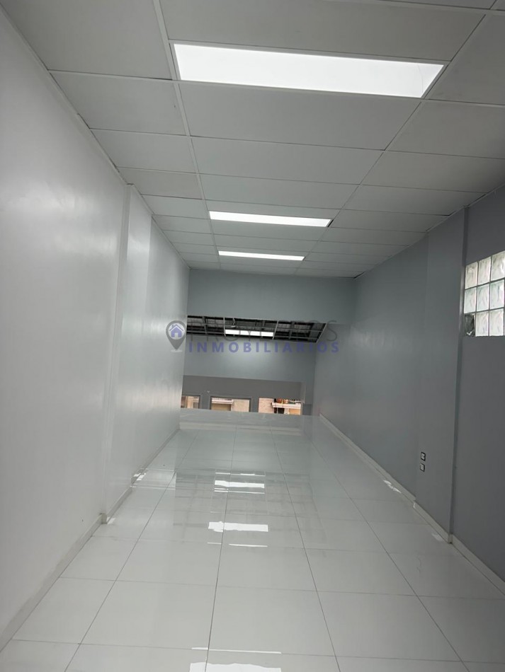 Edificio corporativo premium en pleno centro de Ramos Mejia, ideal para inversion institucional.