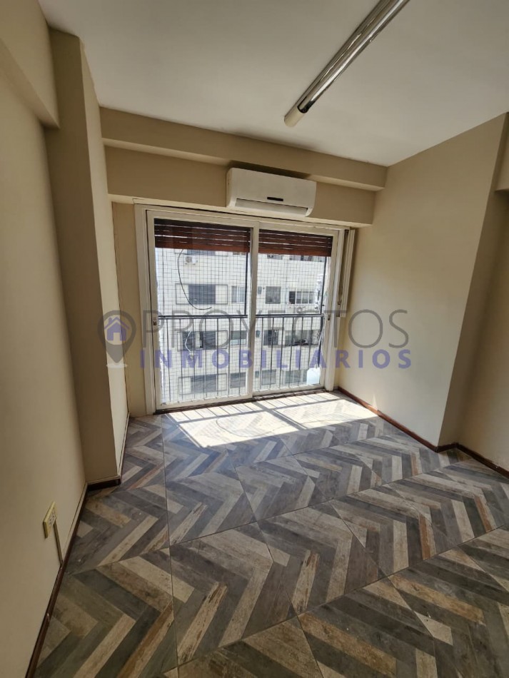 5 ambientes en alquiler al frente sobre Av. Rivadavia 13.900 - Ramos Mejia