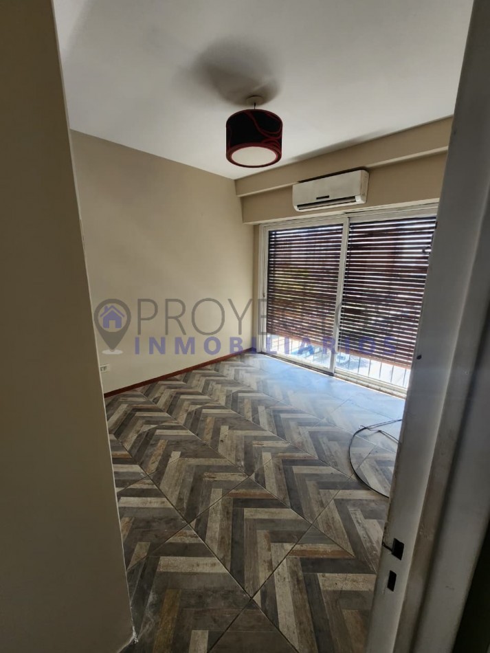 5 ambientes en alquiler al frente sobre Av. Rivadavia 13.900 - Ramos Mejia