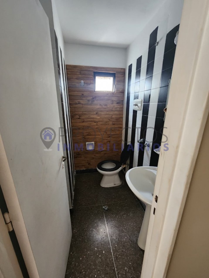 5 ambientes en alquiler al frente sobre Av. Rivadavia 13.900 - Ramos Mejia