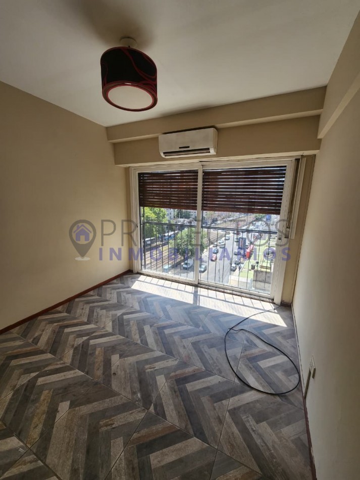 5 ambientes en alquiler al frente sobre Av. Rivadavia 13.900 - Ramos Mejia