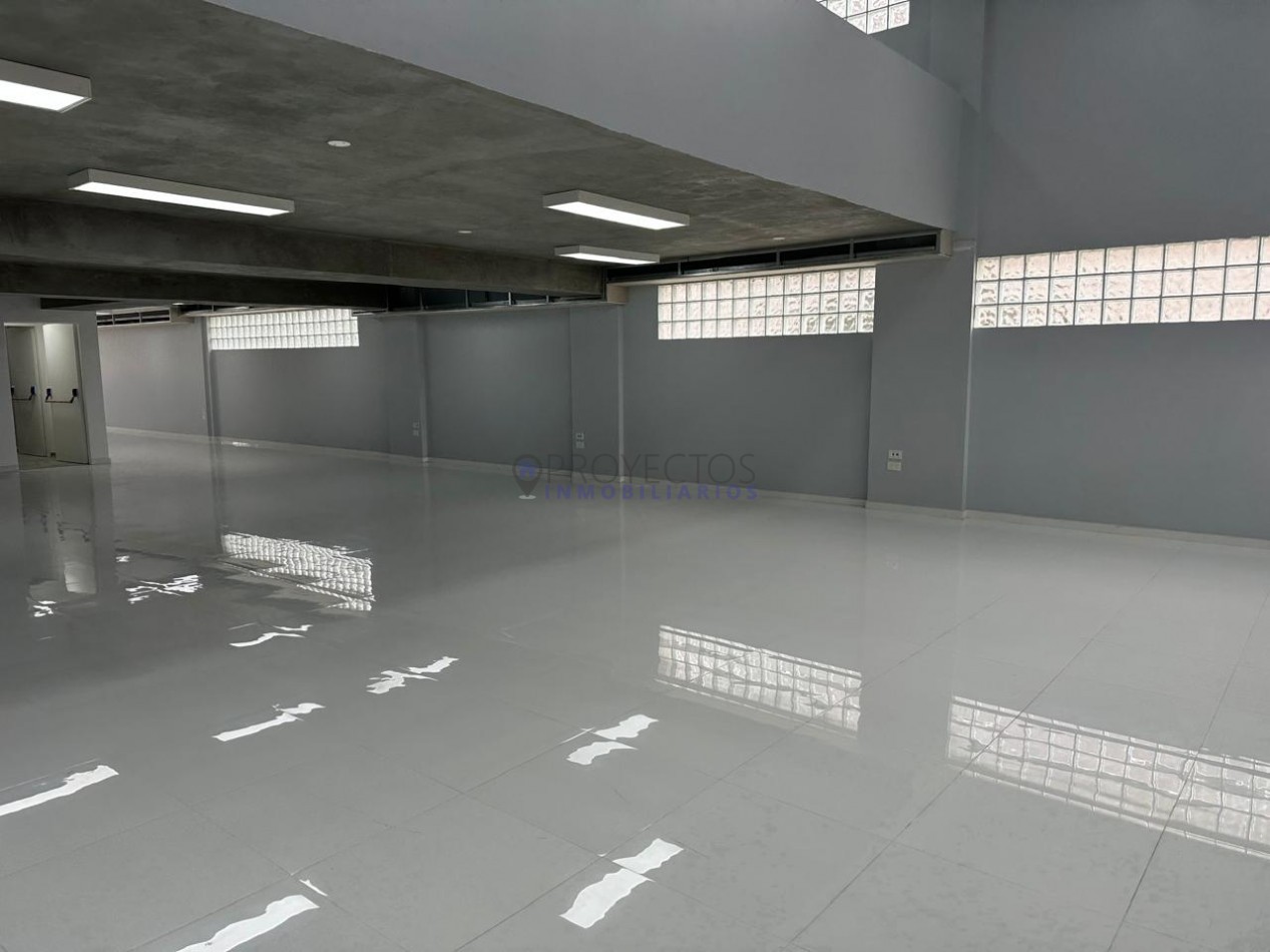 Edificio corporativo premium en pleno centro de Ramos Mejia, ideal para inversion institucional.