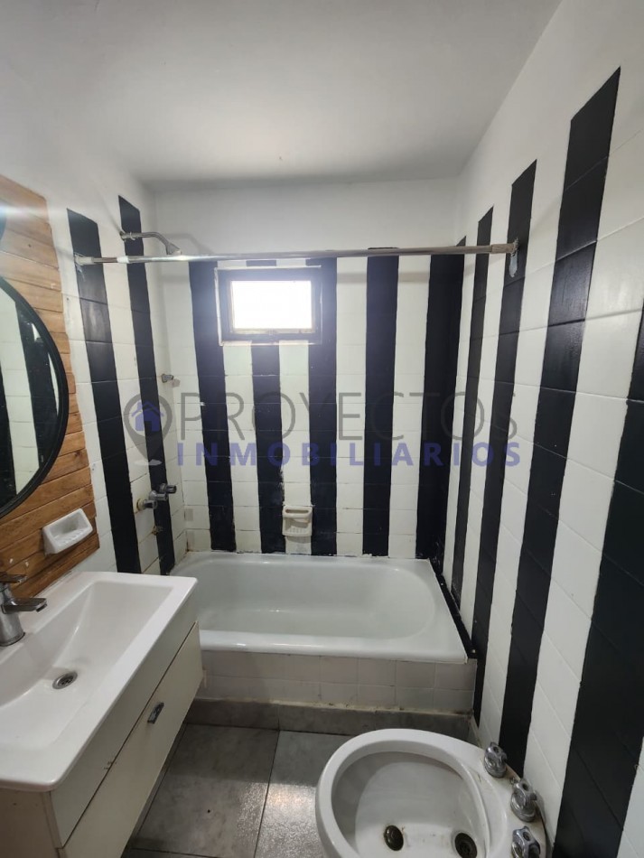 5 ambientes en alquiler al frente sobre Av. Rivadavia 13.900 - Ramos Mejia