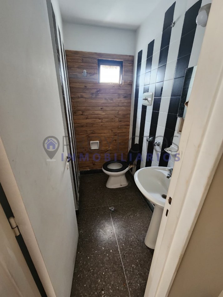 5 ambientes en alquiler al frente sobre Av. Rivadavia 13.900 - Ramos Mejia