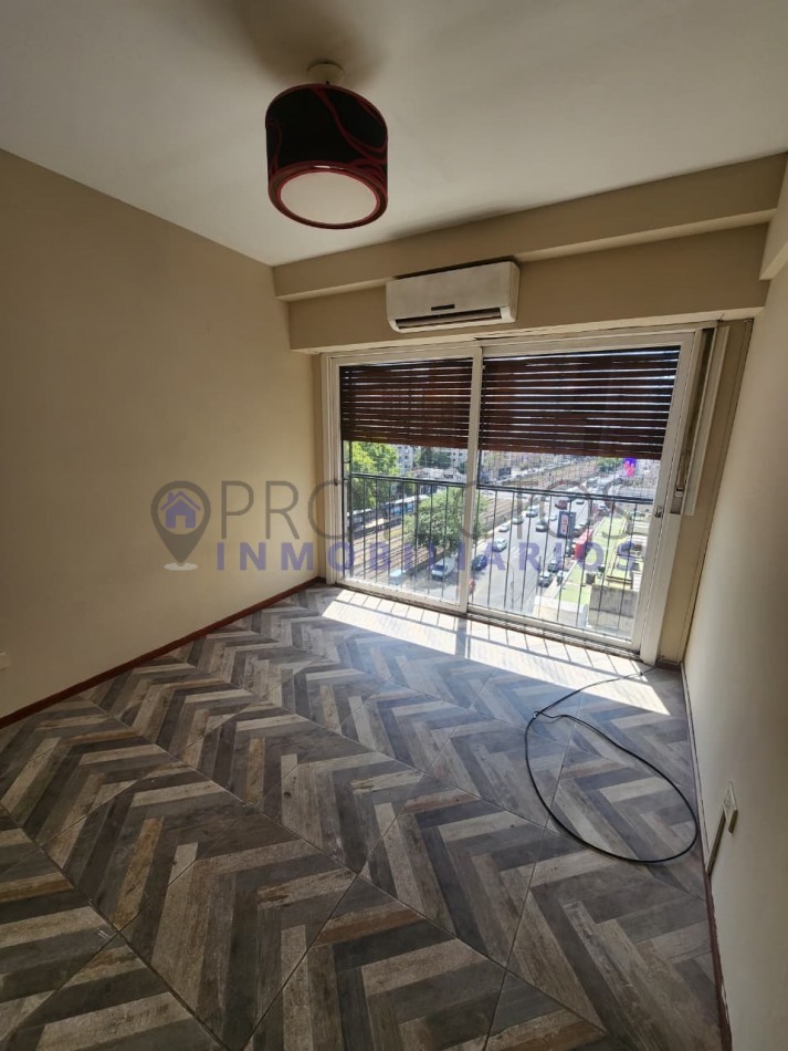 5 ambientes en alquiler al frente sobre Av. Rivadavia 13.900 - Ramos Mejia