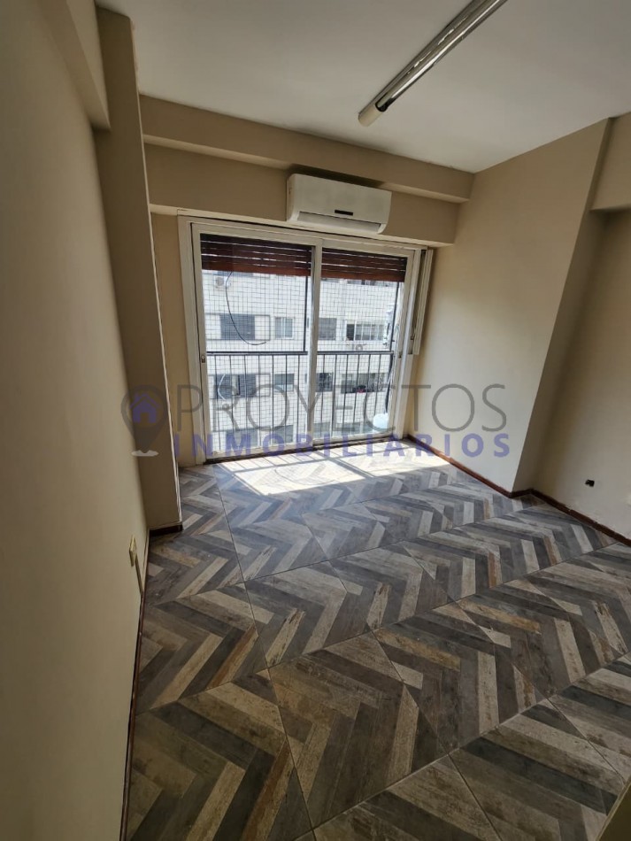 5 ambientes en alquiler al frente sobre Av. Rivadavia 13.900 - Ramos Mejia